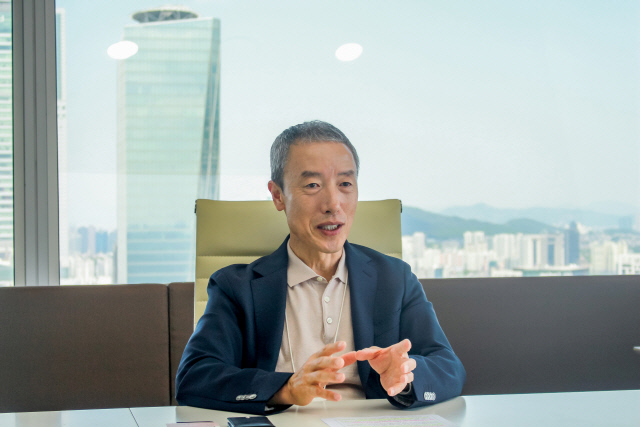 박민수 핑거 부회장이 본사에서 디지털타임스와 인터뷰를 갖고 있다. [핑거]